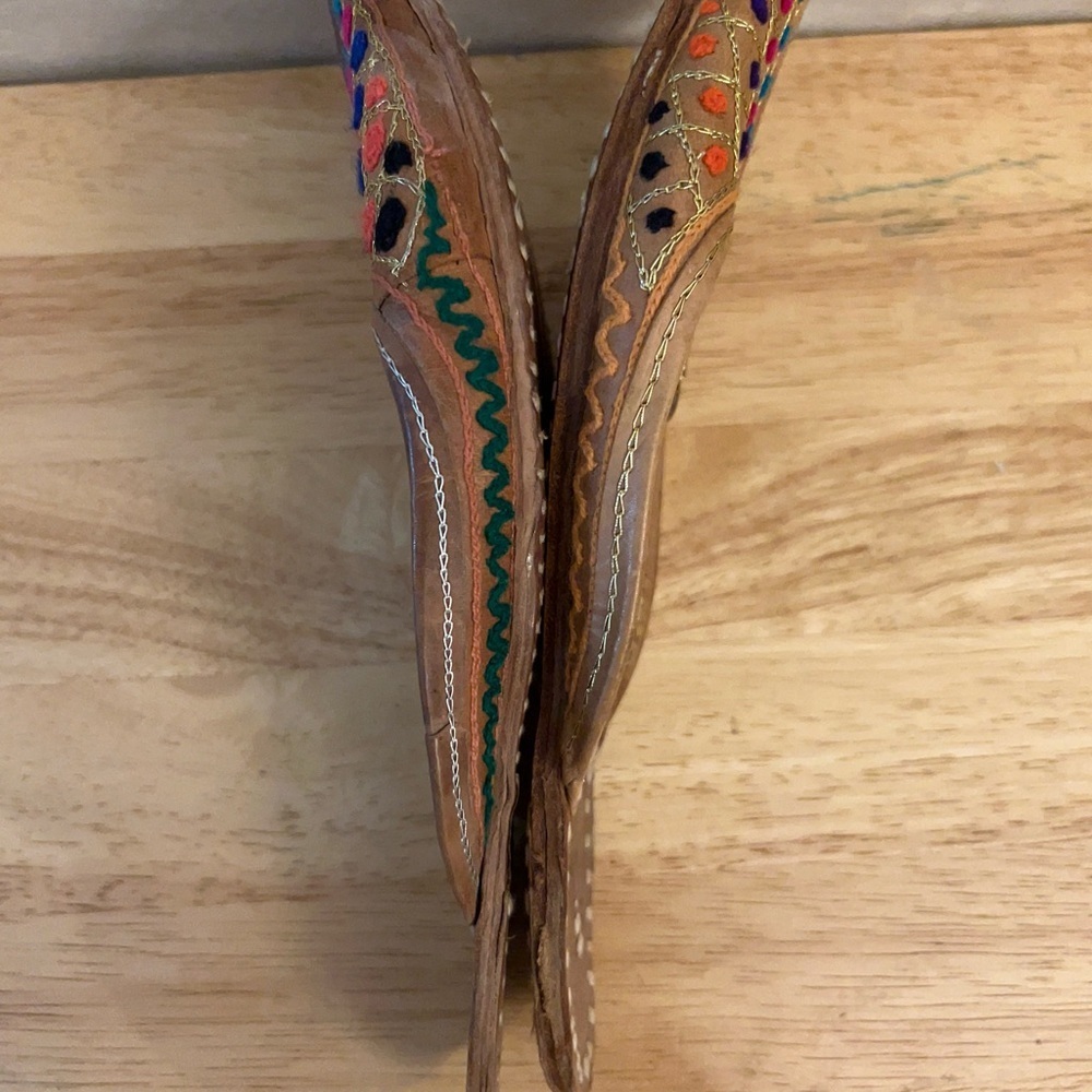 Handmade Leather Punjabi Jutti Shoes vibrant, multi-colored - Picture 6 of 8
